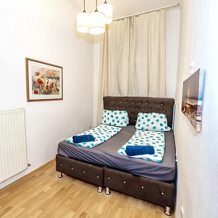 Family Rooms - 7 Minutes To Schoenbrunn Palace